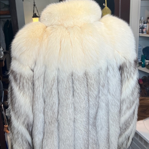 Genuine Blue Fox coat - Picture 11 of 11